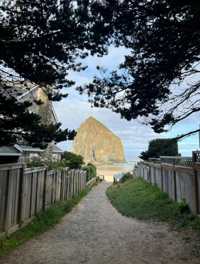 haystack rock cannon beach